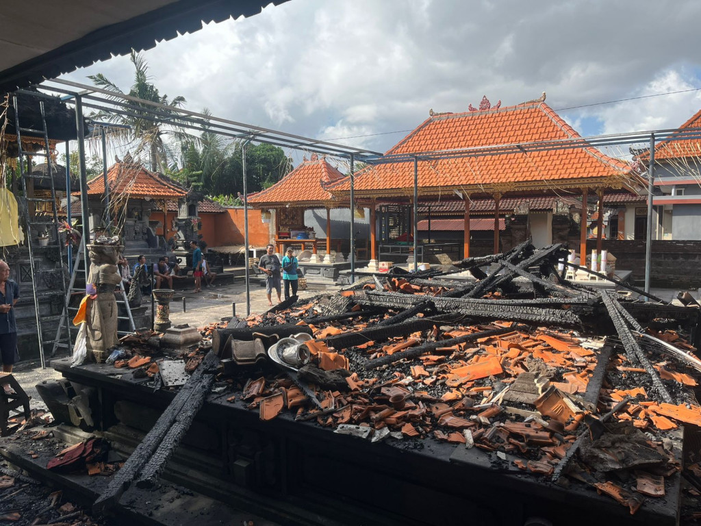 Kebakaran Piyasan di Pura Panti Dalem Pauman Bhujangga, Jln. Kemulan 1, Br. Kemulan, Desa Jagapati, Kec. Abiansemal Tgl 20 Mei 2024